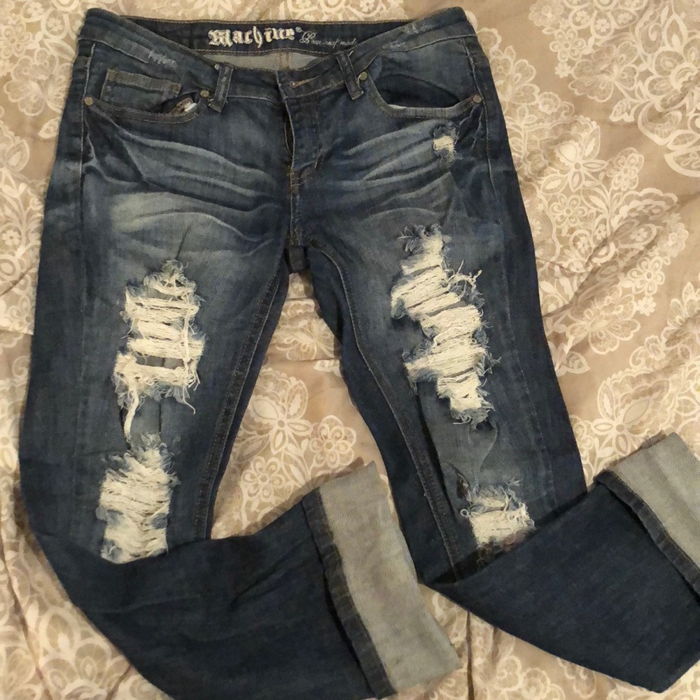 Raging ripped jeans❣️